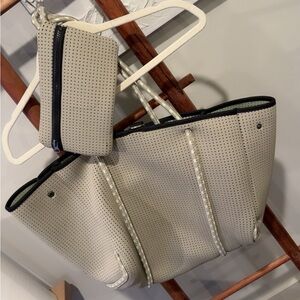 Chic Beige Tote Bag with Pouch